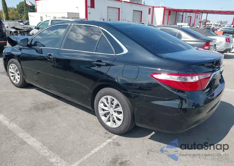 2017 Toyota Camry Le z USA, uszkodzony, nr VIN 4T1BF1FK8HU409935
